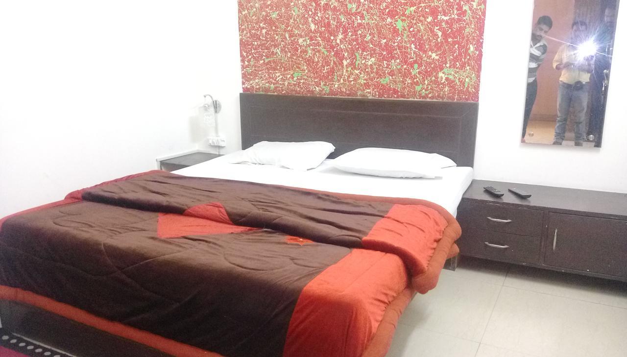Hotel Aashiyana Agra  Εξωτερικό φωτογραφία